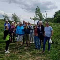 Wandelen met Riet Buurman in de Loowaard